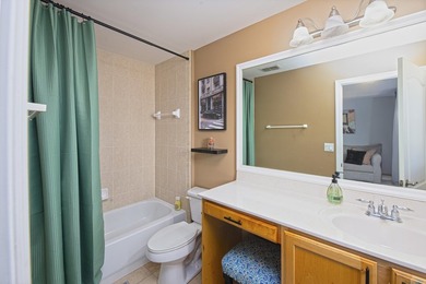 Welcome to this beautifully maintained turn-key three-story - photo 16