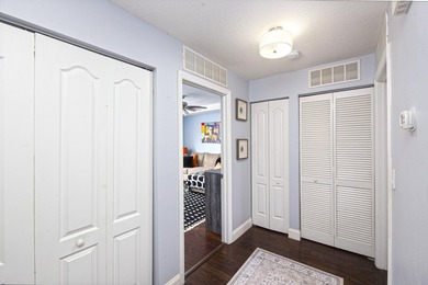 Welcome to this beautifully maintained turn-key three-story - photo 21