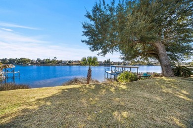 Welcome to this beautifully renovated 4-bedroom, 2-bath - photo 27