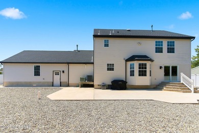Shelter Cove Colonial on double lot w/ new oversized 2 car - photo 31