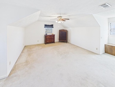 This spacious 4 bedroom 3.5 bath home offers approximately 3,079 - photo 40
