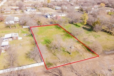 Lake Lot Sale Pending in Grand Prairie, Texas