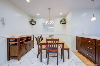 THE UNIT: Welcome home to the dreamy #4E... a spacious, bright - photo 12