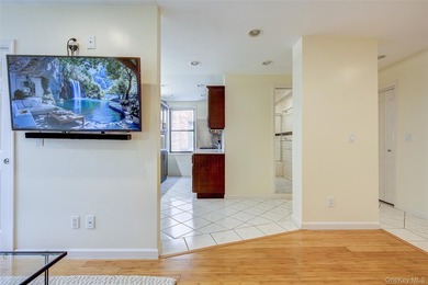 THE UNIT: Welcome home to the dreamy #4E... a spacious, bright - photo 13