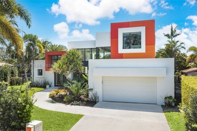 Discover an architectural showpiece where Modernist design meets - photo 14