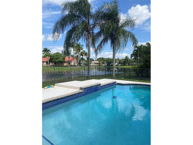 Beautiful home in the prestigious Weston Hills Country Club - photo 17