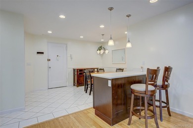 THE UNIT: Welcome home to the dreamy #4E... a spacious, bright - photo 17