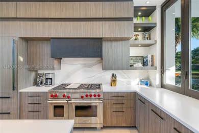 Discover an architectural showpiece where Modernist design meets - photo 20