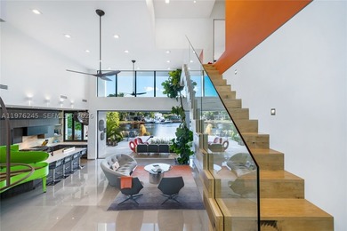 Discover an architectural showpiece where Modernist design meets - photo 21