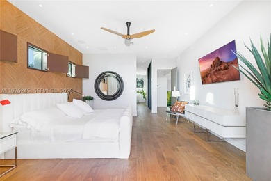 Discover an architectural showpiece where Modernist design meets - photo 23