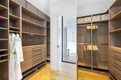 Discover an architectural showpiece where Modernist design meets - photo 27