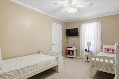 Back on the market & still looking for new owners. Exceptionally - photo 33