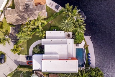 Discover an architectural showpiece where Modernist design meets - photo 35