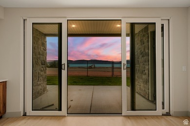 Modern Luxury Condo Near Bear Lake Short term rental Approved - photo 49