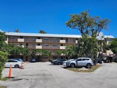 Lake Condo For Sale in Lauderhill, Florida