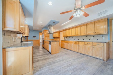 Opportunity knocks in the heart of Wildwood, one of Longview's - photo 4