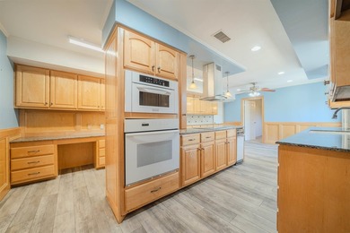 Opportunity knocks in the heart of Wildwood, one of Longview's - photo 6