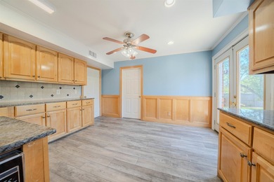 Opportunity knocks in the heart of Wildwood, one of Longview's - photo 8