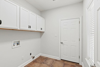 Turnberry Place is where Southern charm meets practical living! - photo 29