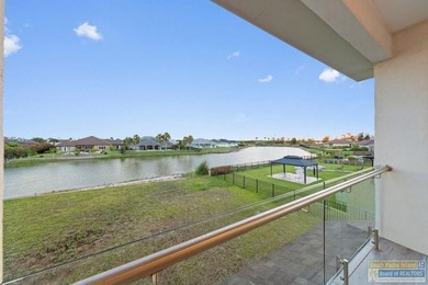 Luxury 5 Bedroom, 4 bath Home located in the Exclusive SPI Golf - photo 32