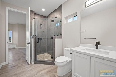 Luxury 5 Bedroom, 4 bath Home located in the Exclusive SPI Golf - photo 44