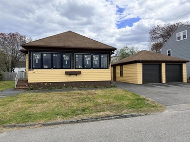 Beautiful bungalow style home. Set up for single floor - photo 1