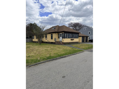 Beautiful bungalow style home. Set up for single floor - photo 6