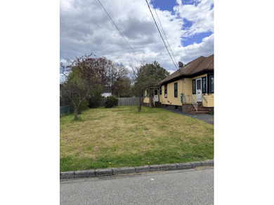 Beautiful bungalow style home. Set up for single floor - photo 9