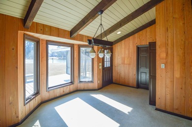 Welcome to this special lakefront property on 5 peaceful acres - photo 17