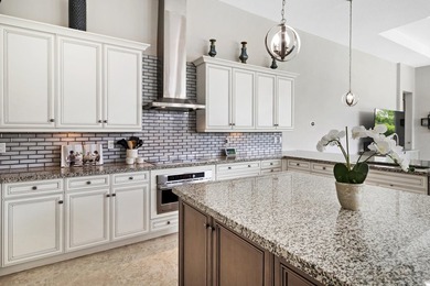 Flexible 4-bedroom home with a large guest suite/office that - photo 17