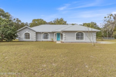 Lake Home For Sale in Interlachen, Florida