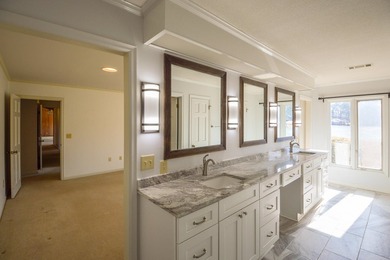 Welcome to this special lakefront property on 5 peaceful acres - photo 23