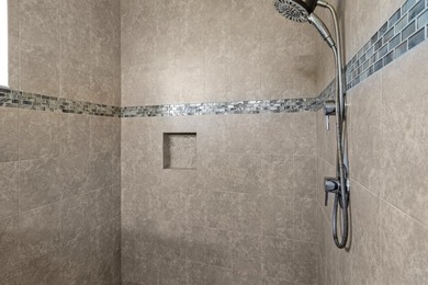 Flexible 4-bedroom home with a large guest suite/office that - photo 31