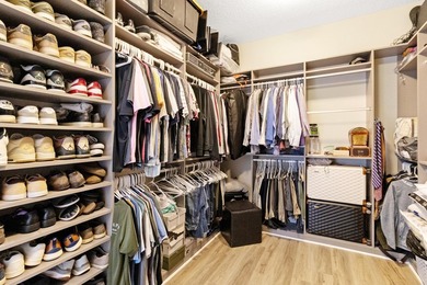 Flexible 4-bedroom home with a large guest suite/office that - photo 32