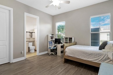 Flexible 4-bedroom home with a large guest suite/office that - photo 37