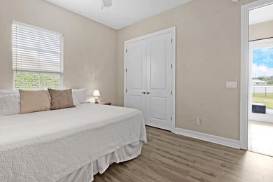 Flexible 4-bedroom home with a large guest suite/office that - photo 44