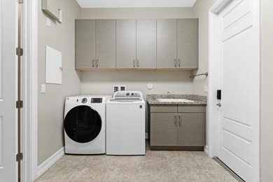 Flexible 4-bedroom home with a large guest suite/office that - photo 48