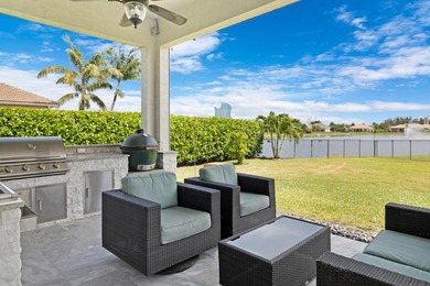 Flexible 4-bedroom home with a large guest suite/office that - photo 50
