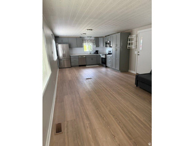 Updated single-wide mobile home in a highly desirable 55+ - photo 3
