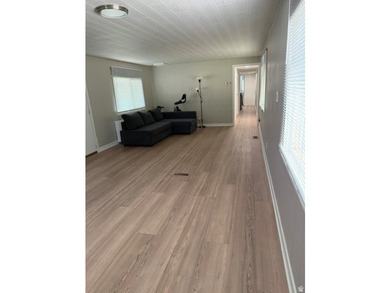 Updated single-wide mobile home in a highly desirable 55+ - photo 4