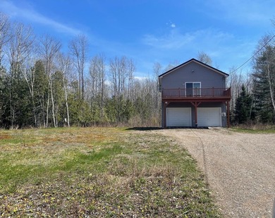Private and economical 2 bedroom home, sits on 4.01 +/- acres - photo 2