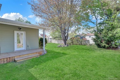 Lovely Patchogue Living! Enjoy This Beautifully Designed And - photo 29