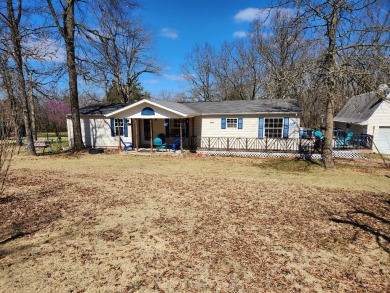Lake Home For Sale in Pittsburg, Missouri