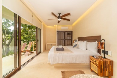 Luxurious Biophilic Design Penthouse with Rooftop Pool in Kan - photo 8