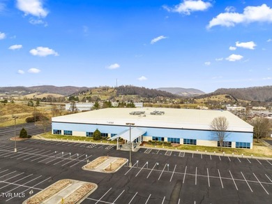 Former AT&T call center building with 54,683 sq ft. Steel frame - photo 3