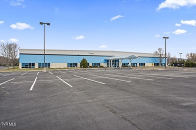 Former AT&T call center building with 54,683 sq ft. Steel frame - photo 6