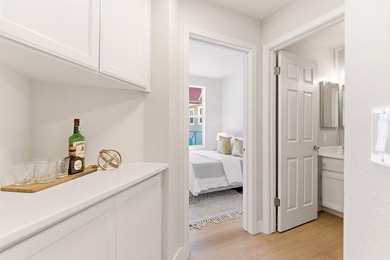 Beautifully updated 2 bd/2 ba condo in the desirable Redwood - photo 11