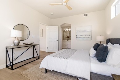 Beautifully updated 2 bd/2 ba condo in the desirable Redwood - photo 18
