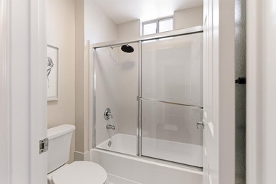 Beautifully updated 2 bd/2 ba condo in the desirable Redwood - photo 20
