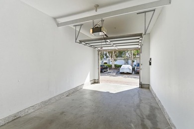 Beautifully updated 2 bd/2 ba condo in the desirable Redwood - photo 24